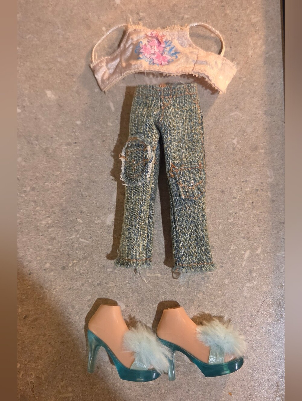 Bratz Clothing & Feet